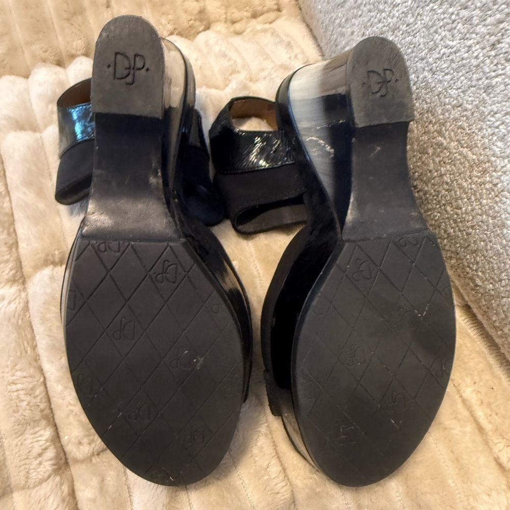 Donald J. Pliner Jenkin wedge sandals
Black - size 8 - Picture 6 of 6